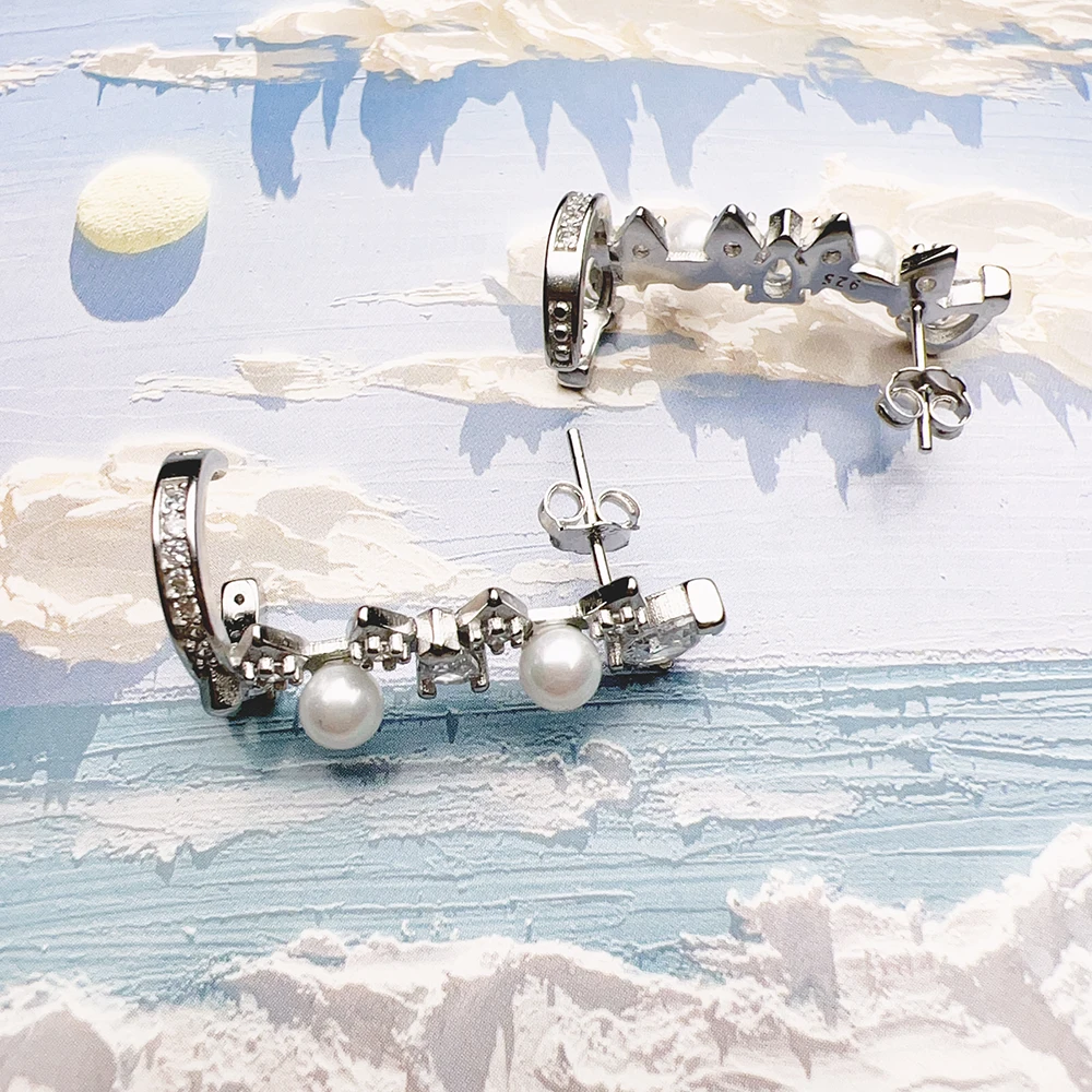 Pearls and Ice Crystals Glam Fashion Stud Earrings For Women - 画像 (6)