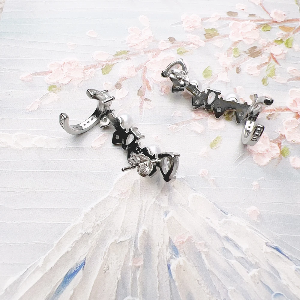 Pearls and Ice Crystals Glam Fashion Stud Earrings For Women - 画像 (5)