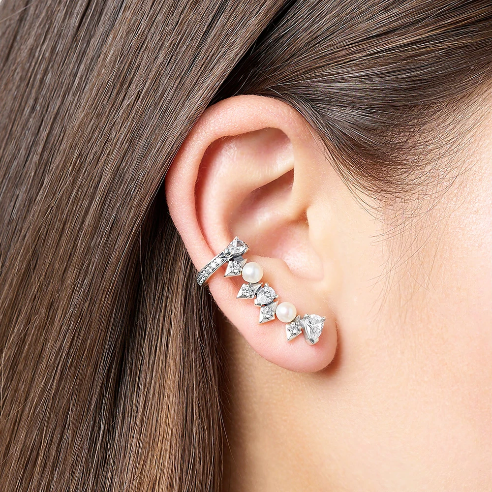 Pearls and Ice Crystals Glam Fashion Stud Earrings For Women - 画像 (3)