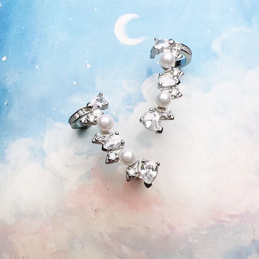 Pearls and Ice Crystals Glam Fashion Stud Earrings For Women - 画像 (4)